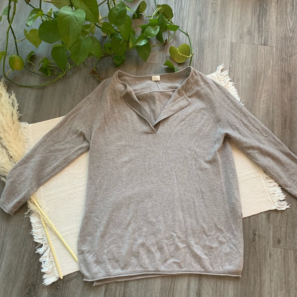 Poetry V-Neck Gray Cashmere Sweater